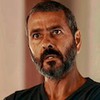 O ator Marcos Palmeira está com expressão de surpresa em cena da novela Renascer, da Globo