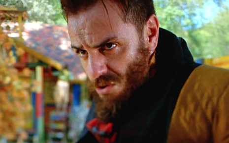 Rodrigo Lombardi em cena de Meu Pedacinho de Chão; personagem do ator toma cachaça - Divulgação/TV Globo