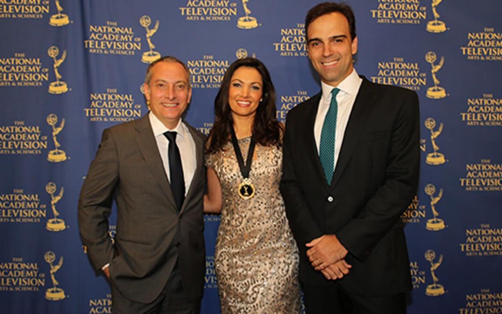 José Roberto Burnier, Patrícia Poeta e Tadeu Schmidt no tapete vermelho do Emmy, em Nova York - Luiz Ribeiro/TV Globo